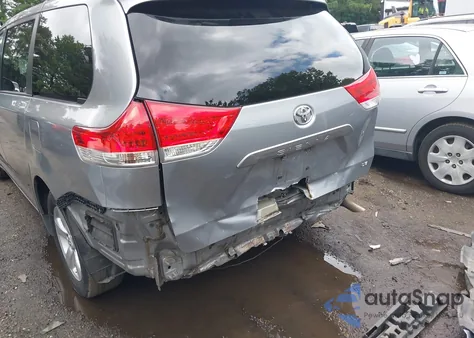 2011 Toyota Sienna Le V6 из США, поврежденный, VIN 5TDKK3DC8BS161317